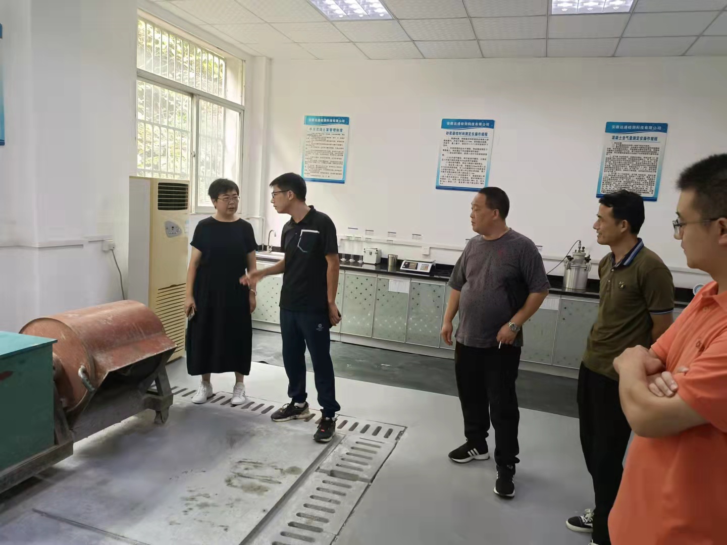 安慶市市場(chǎng)監督局到公司檢查指導工作