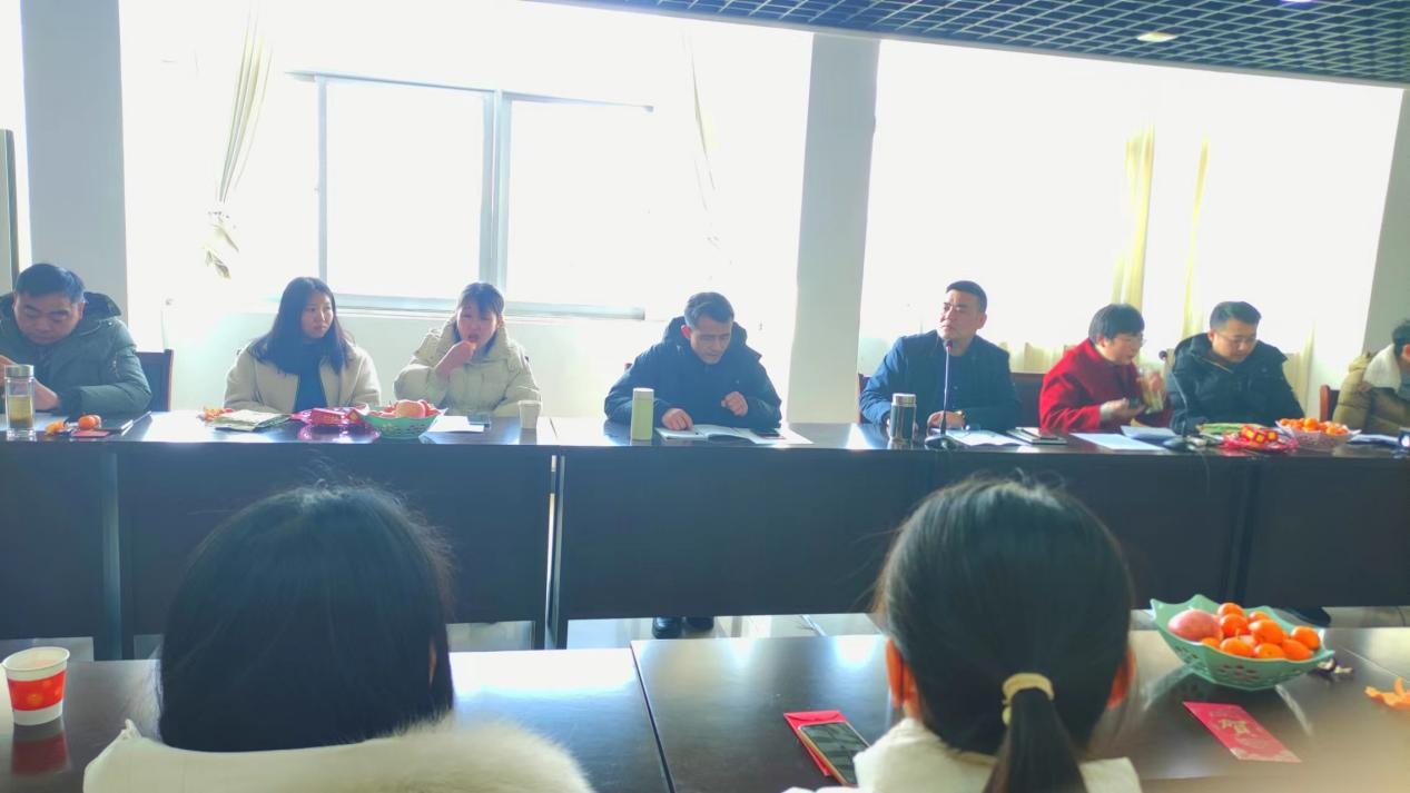 凝心聚力謀發(fā)展，踔厲奮發(fā)譜新篇